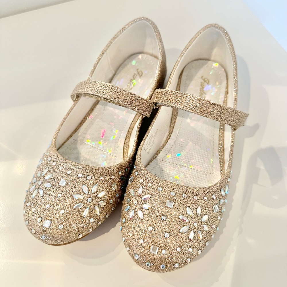 Girls dress shoe ✨